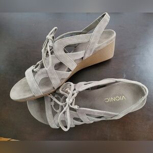 Vionic sandals Size 10